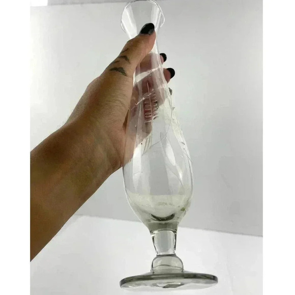 VTG 9.5" Tall Clear Glass Vase Floral Pattern Design Made in Mexico - Picture 9 of 12